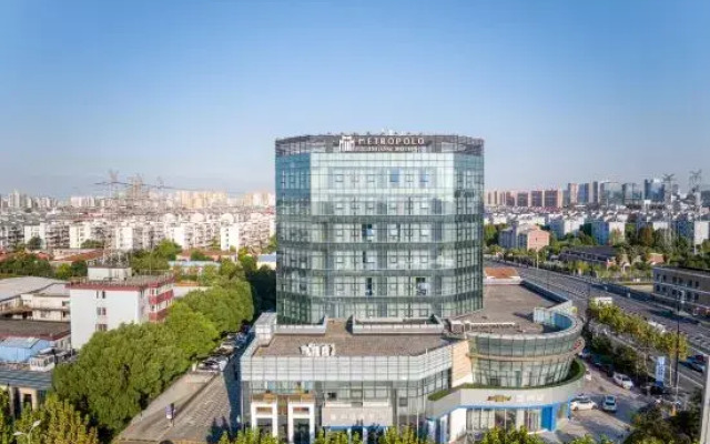 Jinjiang Metropolo Hotel (Shanghai Jing'an Pengpu Xincun Subway Station)