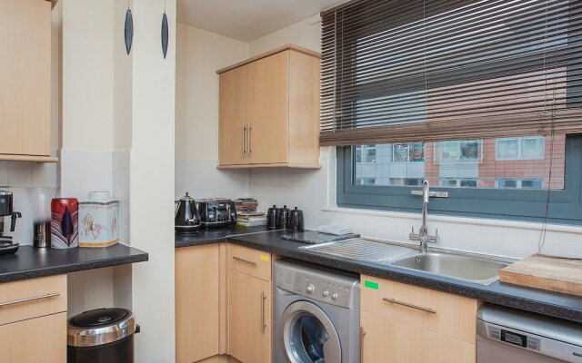 Modern 2 Bedroom Flat Close to Old Street