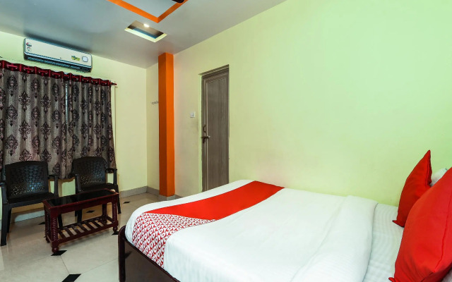 OYO 13425 Sindhura Guest House