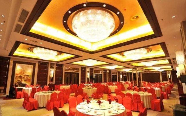 Soluxe Hotel