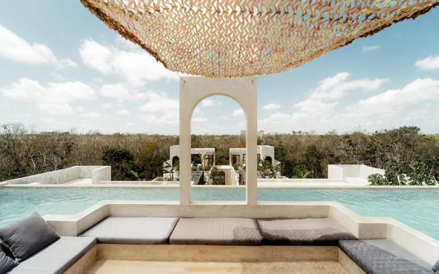 Villa Torana 4br/8pp Private Pool Rooftop Security