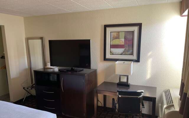 Baymont by Wyndham Scranton Dunmore