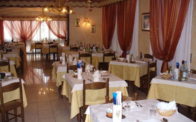 Hotel Trevi
