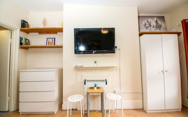 Simple Studio flat in heart of Brick ln