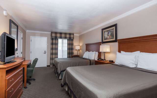 Travelodge by Wyndham Sylmar CA