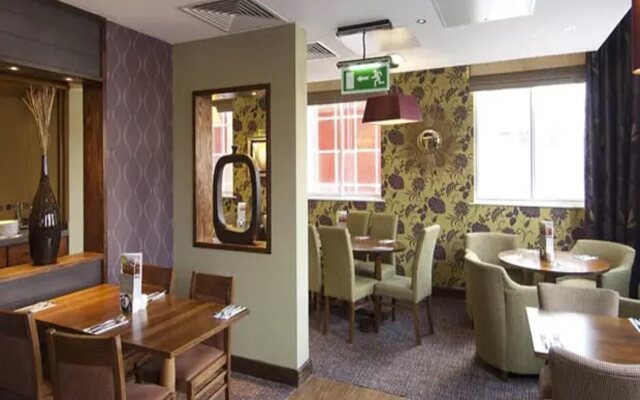 Premier Inn Warrington (M6/J21)