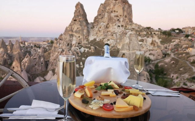 Hermes Cave Hotel