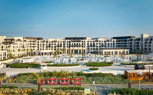 The Grand (Sea Breeze Resort)