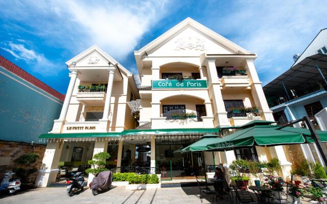 Le Petit Paris Hotel Dalat