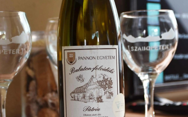 Pilikán Apartments - Park - Vineyard & Sheep farm