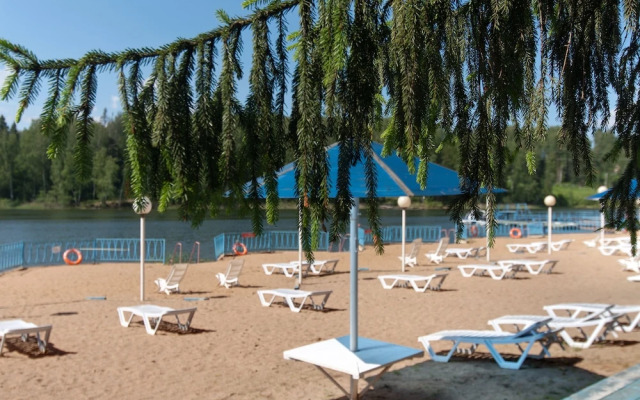 Flora Park Country Club