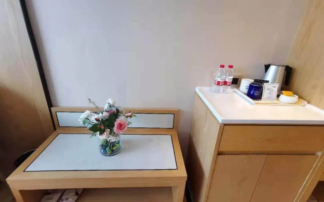 Kyriad Marvelous Hotel (Hanzhong High Speed Railway Station)