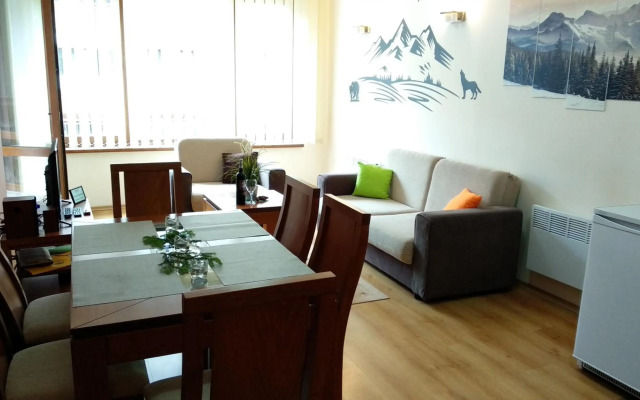 Pine Tree Apartment 2 - B7