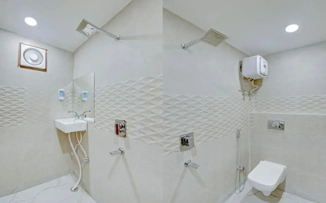 Oyo Flagship 703579 Santosh Residency