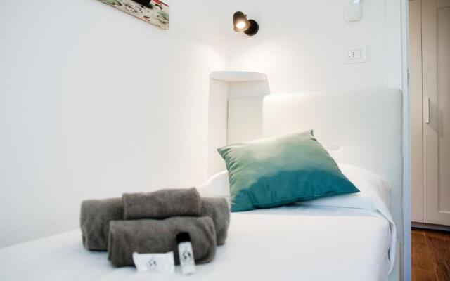 White Loft Como Center - By House Of Travelers