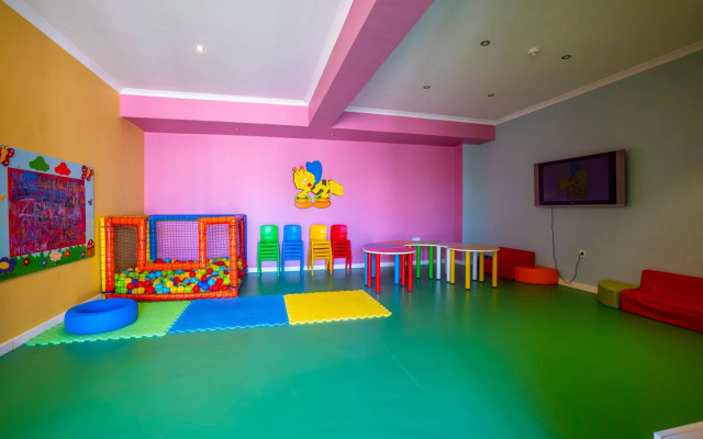 Azka Hotel