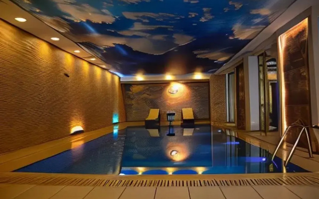 Paris Plaza Hotel