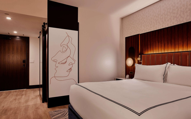 The Godfrey Detroit, Curio Collection By Hilton