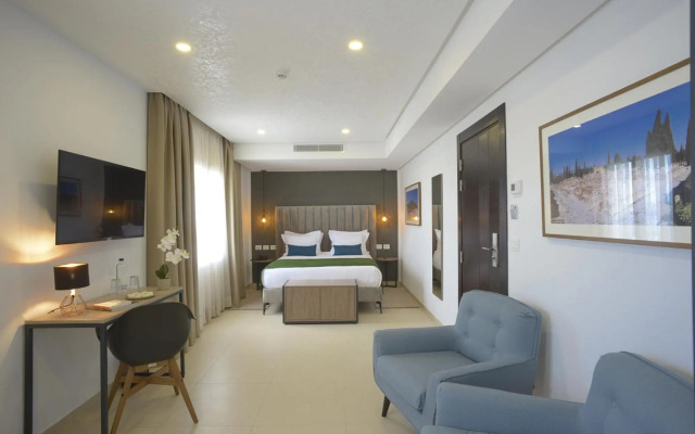 Maia Hotel Suites