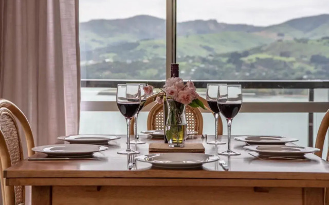 Kingfisher's Perch - Takamatua Holiday Home