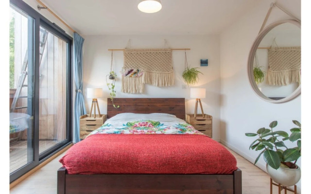 Trendy & Bright Bohemian House in Forest Hill