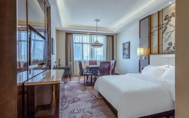 Four Seasons Goldensun Hotel