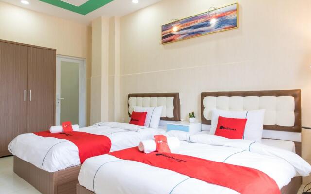 RedDoorz Bro Hotel
