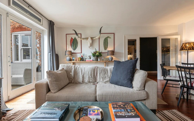 JOIVY Stylish 2-bed Flat w/ Terrace Near Battersea Park