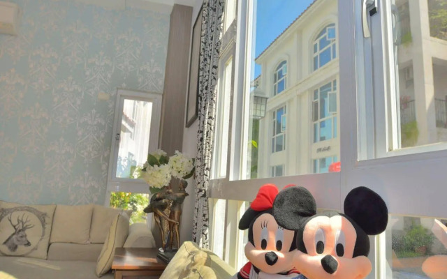 White Cotton Candy B&B