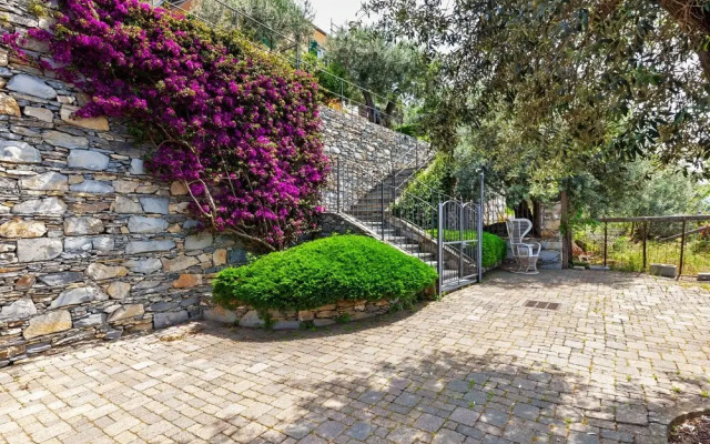 Lovely Apartment in Villa With Garden