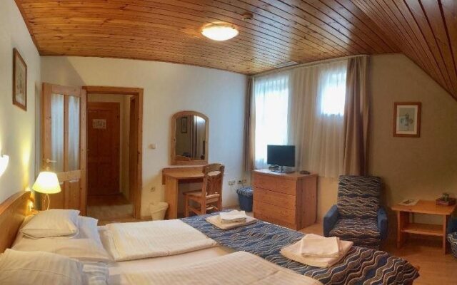 Tornácos Hotel - Hegykő