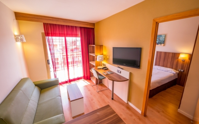 Golden Avenida Family Suites