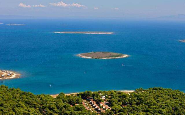 Arena Stupice Camping Homes