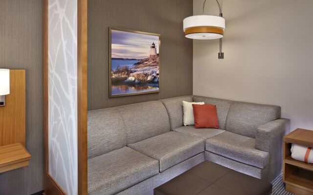 Hyatt Place Warwick / Providence Airport