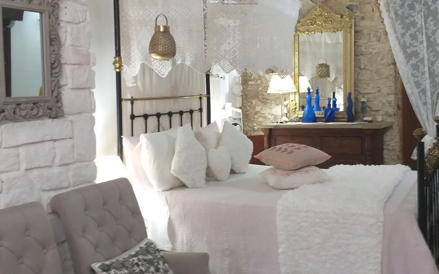 Stratos Art Deco House