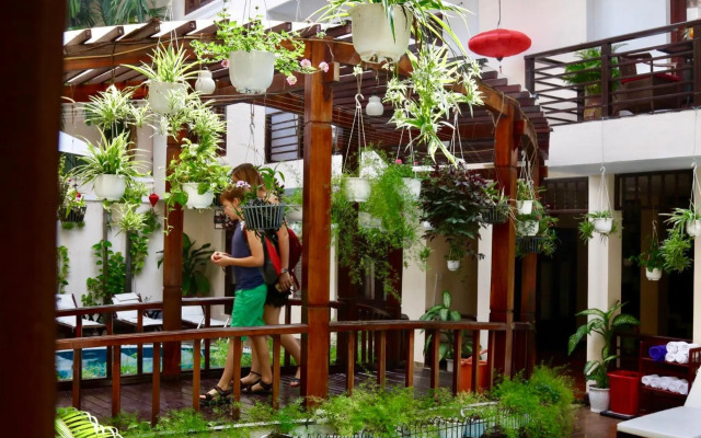 Long Life Riverside Hotel & Spa