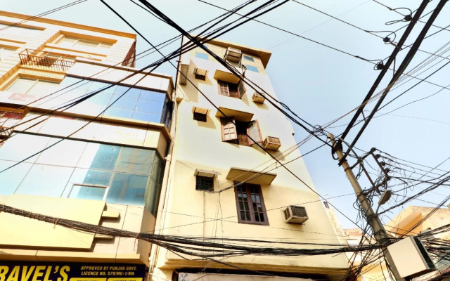 OYO 23084 Chhabra Guest House