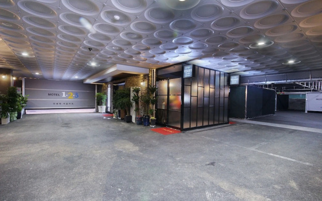 Motel 123