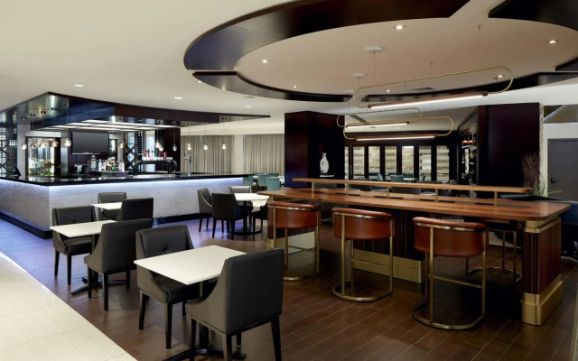 Sheraton Montreal Airport Hotel