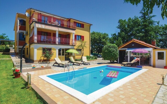 Awesome Home in Vinez With Wifi and 7 Bedrooms