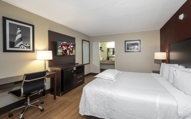 Red Roof inn Plus