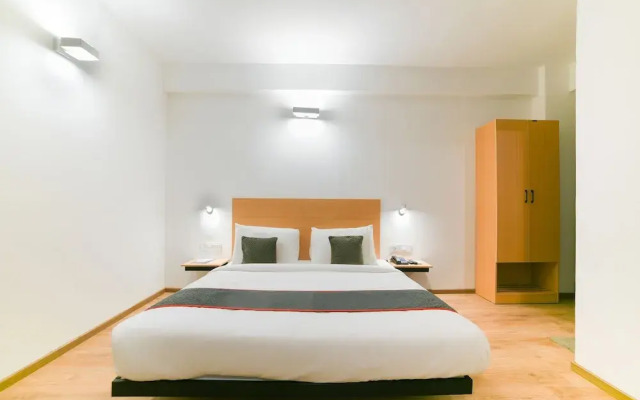 Oyo Townhouse 38136 Shivalik Mercantile Co-Operative Bank