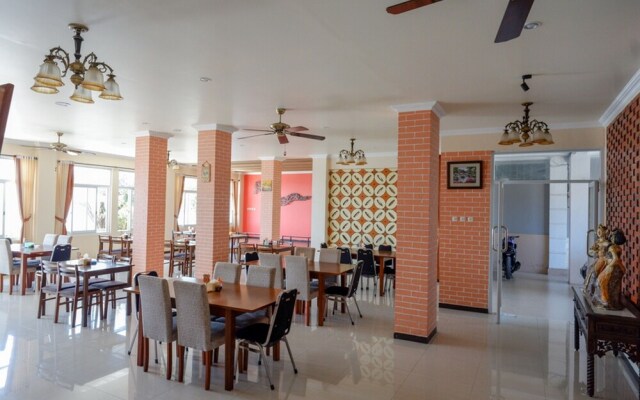 RedDoorz Plus Syariah @ Hotel Boulevard Luwuk