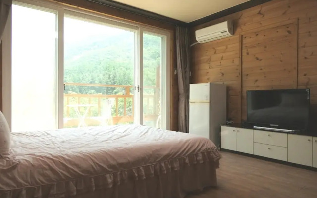 Gapyeong Ongdalsam Pension