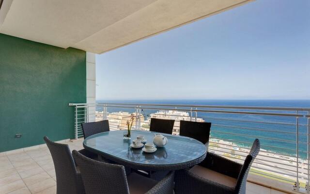 Seaview 3BR Apart inc Pool, Fort Cambridge Sliema