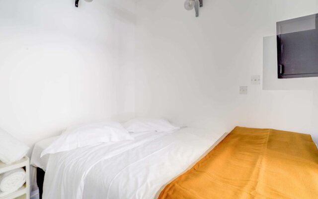 Design Apartment Near Bastille