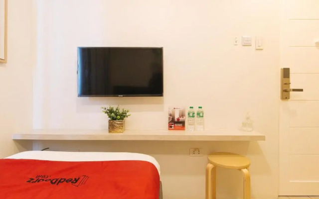 RedDoorz Plus @ La Belle Residences Makati City