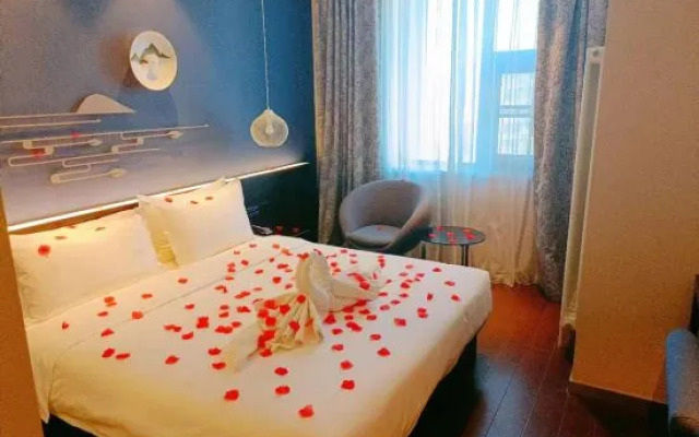 Orange Hotel (Beijing Tongzhou Universal Wanda Plaza)