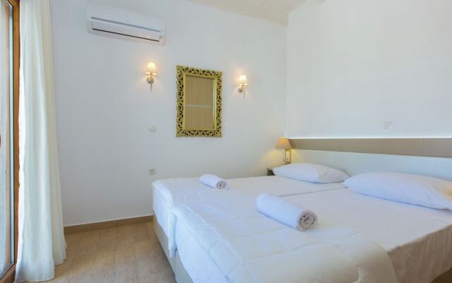 Villa in Crete With Private Pool & Beaches Nearby