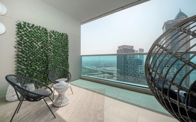 Apartment with views in Business Bay area